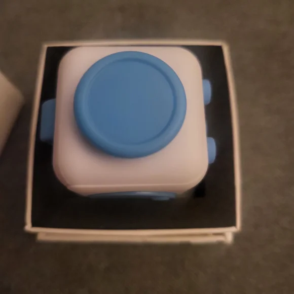 Fidget Cube - Blue - Picture 5 of 9